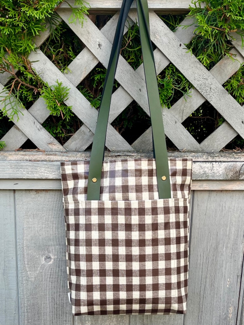 Oilcloth tote bag: brown gingham